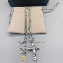 Designer di negozi economici di colore 90% di sconto sulla moda all'ingrosso Hop Cross collana in oro per uomini alla moda pendente di lusso fresco con catena di fascino gioielli regali E5DP