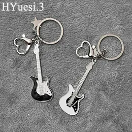 Keychains Punk Style Electric Guitar Keychain Vintage Heart Star Instrument Charms With Key Holder For Music Lovers Bag Decor Gifts