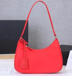 3 adet üçgen omuz çantası toptan tuval tuval hobo için kadın crossbody göğüs tasarımcı çanta zincirleri