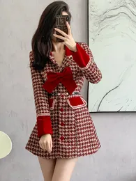 Abiti casual di base Cappotto mini abito con fiocco pied de poule rosso di alta qualità Nuovo cappotto di lana profumato da donna autunno / inverno Abiti femminili 2024