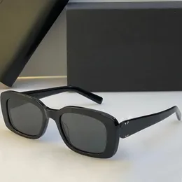 Дизайнерские солнцезащитные очки Классические очки Goggle Открытый пляж Солнцезащитные очки для мужчин и женщин Очки смешанных цветов Дополнительно Высокое качество с коробкой CL40041N