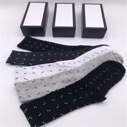 2021 nuovi calzini lunghi sportivi da uomo e da donna calzini di design per coppie intere in cotone 100% 5 pezzi con scatola Stocking266b