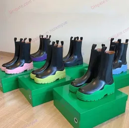 Moda Tasarımcı Son Kadın Botlar Tire Chunky Boot Gerçek Deri Açık Martin ayak bileği Lüks Anti-kayma Platformu Dalga Renkli Yarım Çizme Martin Botlar Boyut 35-42