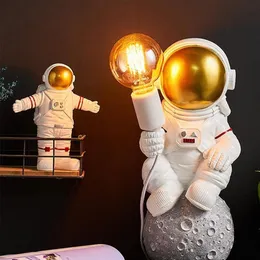 Bordslampor rymdstation astronaut lampa barn rum kreativa led skrivbord ljus baby cartoom sovrum konstdekor harts r323k