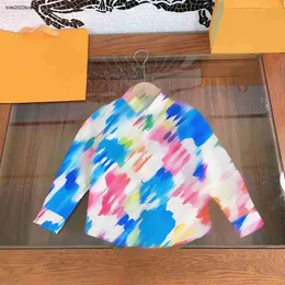 Diseñador Camisa de bebé Chaqueta de solapa para niños de alta calidad Tamaño 110-170 CM Moda Carta colorida Estampado de flores Blusas para niños Oct05