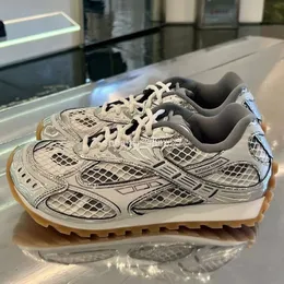 Women Sneaker Designer Shoes Botteega Mens Fashion Sneakers Style مدار سميك وحيد للسيدات الخريف الجديد للزوجين الرياضيين