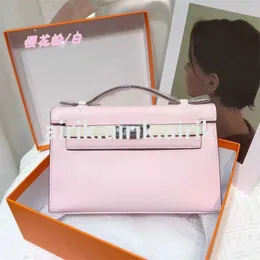 Eine Kelyss Luxustasche Generation Swift Top Layer Rindsleder Mini Hand Dinner 2023 Kette Umhängetasche Mode Damentasche Marke Hardware Clutch Bag