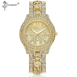 Armbanduhren Hip Hop Gold Silber Luxus Herren Ice Out Uhren Datum Quarz mit Micropave CZ Strass Schmuck Einzigartig für Unisex301v