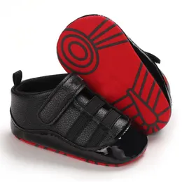 Baby Boys Casual Shoes för 0-18m First Walkers Crib Sneakers nyfödda läder basket spädbarn barn mode stövlar barn toffler235k