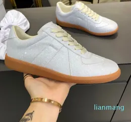 Damen-Freizeitschuhe, Herren-Trainer, Gummi-Plattform-Sneaker, Low-Top-Laufschuhe, klassische Wildleder-Trainer, Nähte, Margielas-Schuh