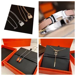 2023 New Fashion Top Hot-selling Brand Designer Plated Fashion Necklaces Jewelry Lucky Bracelet Jewelry for Lover Fashion Gift for Birthday Graduation