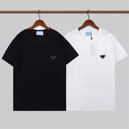 2021 Europe Mens Letter Print Tshirts Fashion Metal Logo T Shirt Designer Kläder Kvinnor Tshirt Casual Unsex Cotton Tops Tee254T
