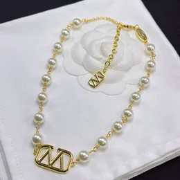 Designerskie naszyjniki Kobiety Choker z pieczęcią miłosną oryginalne wydanie Never Fade 18K Gold Splated Big Pearl Women Sain Copper For Women Biżuteria