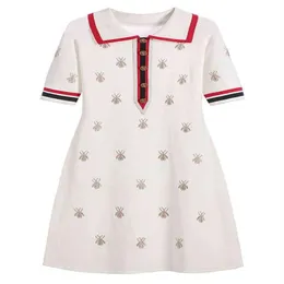 Abiti da passerella Abiti Abbigliamento Maglia Cartoon ricamato Polo Abito Donna Taglie forti Nero Casual Lunghezza al ginocchio Abiti dritti Femal219r