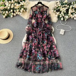 Grundläggande avslappnade klänningar Designer Fashion Spring New Women's High Quality Bohemian Vintage Elegant Slim Long Sleeve Printed Mesh Casual Party Vestidos 2024