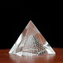 Dekorativa föremål Figurer Energiläkning Crystal Pyramid Collectible Figurine Desktop Feng Shui Ornament för Home Office Decor Christmas Gift 230928
