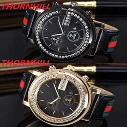 Grandi orologi di design famosi Anello da 45 mm con diamanti Orologio da polso da donna da uomo Movimento al quarzo da donna Orologio da uomo221P