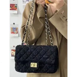 Kvällspåsar Autumn och Winter Bag Women's 2023 Woolen Rhombic Chain Small Fragrance Fashion Shoulder Messenger Handbag 231005