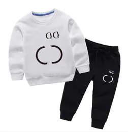 最新の秋の冬2〜9歳の子供用服セット男の子の女の子の女の子綿衣服の子供デザイナー印刷高品質の屋外スポーツセーターパンツ2PCセット