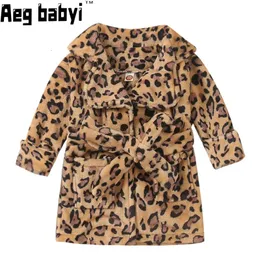 Handelsrockar födda babyrockar cflannel fasta färgerbadrobe klänning sömnkläder ficka infantil badhandduk barn baby pojkar flickor 231006