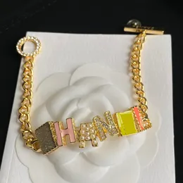 Projektanści łańcuchy bransoletki tenisowe kobiety wielobarwne poprawne marka logo koło mody miedzi dar luksusowe prezenty rodzina para nie zanikająca kryształowa perła