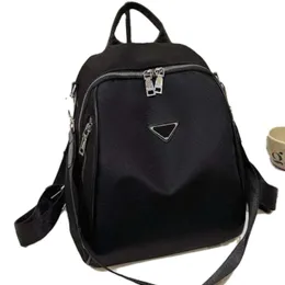 Luksusowe torby kobiety czarny plecak metalowy trójkąt logo torba podróżna szkolne szkolne torby na świeżym powietrzu marka mężczyzn mężczyzn większe torby komputerowe męskie menu