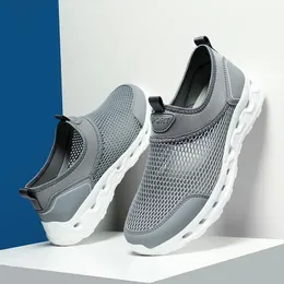 Vattenskor sneakers män sommar aqua skor utomhus promenadvatten strand vada skor mesh andningsbara sneakers kvinnor sapatilha atletismo 231006