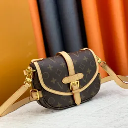 Tasarımcı Çantası 46470 Kadın Moda Omuz Çantası Kaset Vogue Çanta Hobo Çanta Düğmesi El çantası Messenger Çantası Çantalar Sırt Çantası Para Çanta Cüzdanları