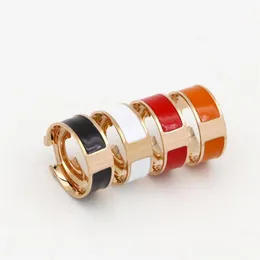 Modischer Ring aus 316L-Titanstahl mit Emaille in vier Farben. Damen- und Herrenring. Schmuck mit Stempel PS7205234O