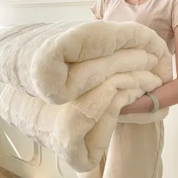 Coperte Coperta di pelo di visone Addensare Copriletto caldo Coniglio di alta qualità Velluto Pelliccia sintetica Biancheria per la casa Griglia Copertura in flanella Regalo di nozze Nap 231005