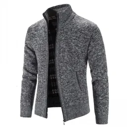 Maglioni da uomo Primavera Autunno Maglione lavorato a maglia da uomo Moda Slim Fit Cardigan Cappotti causali Solido monopetto da uomo 231005