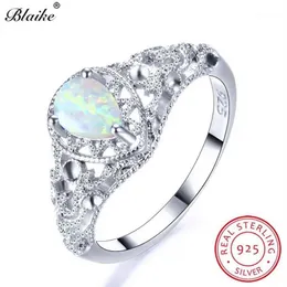 Küme halkaları Blaike% 100 gerçek 925 STERLING Gümüş Beyaz Ateş Opal Kadınlar Vintage İçi Boş Su Damla Doğum Taşı Yüzüğü Fine Jewelr301m