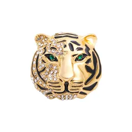 Designer Luxury Brosch Rhinestone Diamond Tiger Brosch Collar Pin Herrkorsningskläder