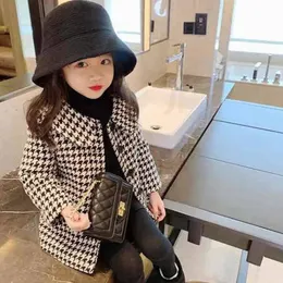 Cappotto Autunno e Inverno Abbigliamento per bambini Risvolto coreano Moda Soprabito Giacche per bambini Stile Neonate Cappotti caldi di media lunghezza 231007