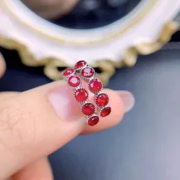 Kolczyki Dangle Yulem 2023 Produkt S925 Srebrny kwiat prosty 3 mm naturalny rubinowy biżuteria