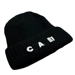 Designer clássico outono inverno estilo quente gorro chapéus homens e mulheres marca de moda CH letra C universal boné de malha outono lã ao ar livre quente crânio bonés 4 cores