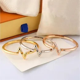 Bracciale uomo donna braccialetto gioielli 3 colori braccialetti di alta qualità per lettere braccialetti moda con fibbia aperta272z