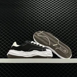Scarpe da design in tela sneaker casual flat bassa scarpe da corsa in pizzo