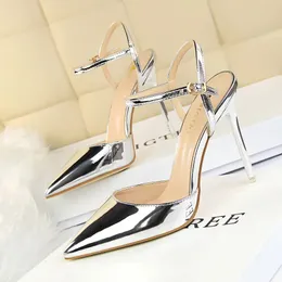 Модельные туфли, блестящие туфли на высоком каблуке с открытой пяткой, женские туфли-лодочки цвета золотистого, серебряного цвета, сандалии с эффектом металлик, на шпильке 10 см, с острым носком, элегантные женские туфли для вечеринок 231006
