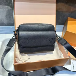 Läder axelväska män crossbody väska designer snabblinje messenger väska handväska plånbok m22482