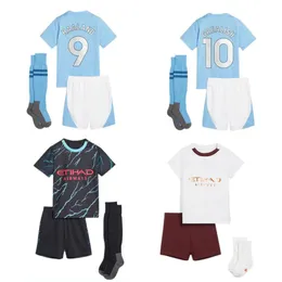 2023 2024 Kits de futebol infantil HAALAND JERSEYS DE FUTEBOL GREALISH STERLING MANS CIDADES MAHREZ DE BRUYNE FODEN kit de futebol