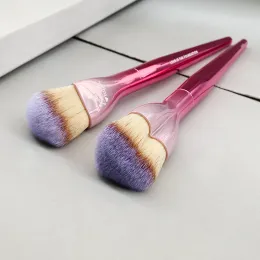 Love Beauty Love Common Love هو Foundation Makeup Brush Pink على شكل قلب ،