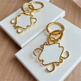 مصمم السيارة مفتاح Carabiner مفاتيح Mens Anagram Pendants Key Chain Loving Bags Pendants Luxury Metal Keyrings Silver Gold Keys 2024