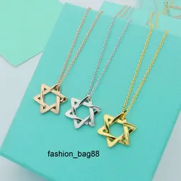 Mount Female Six Star Halsband Hexagonal Hollow Pendant Fashion Light Women's Clavicle Chain