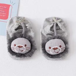 Crianças meias 36 cores bebê brinquedo chinelo meninas meninos nascidos acessórios anti deslizamento dos desenhos animados presente infantil crianças roupas 231007