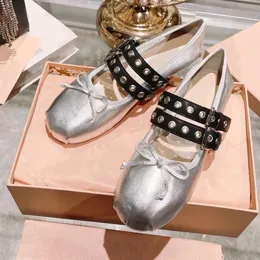 Son Kadın Bale Daireler Kadınlar Elbise Ayakkabı Kristal Kesimler Rhinestone Kadın Loafers Tasarımcı Yay Dekorasyonu En Kaliteli Koyun Din Düz Topuk Praty Dans Ayakkabı