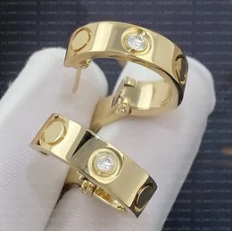 Orecchini placcati in oro 18 carati di alta qualità Orecchini a bottone Orecchini classici per amanti della moda con diamanti Designer di gioielli per le donne Gioielli per donne Regali per donne