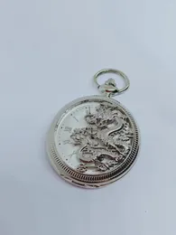 Pocket Watches 20st/Lot Ankomst Silver Dragon Mekanisk med datum Skeleton Roman Dial Transparent Case Chain