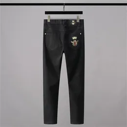 Mäns jeans High 2021 Klassisk vintage Morden Lyxig broderad bi Crown Cotton Denim Pants Comfort Casual 28-38 #N404214P