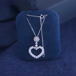 Tiff halsbandsdesigner Luxury Fashion Jewelry S925 Sterling Silver Heart Necklace Kvinnors mångsidiga ljus lyx Small och enkel krage kedja smycken tillbehör